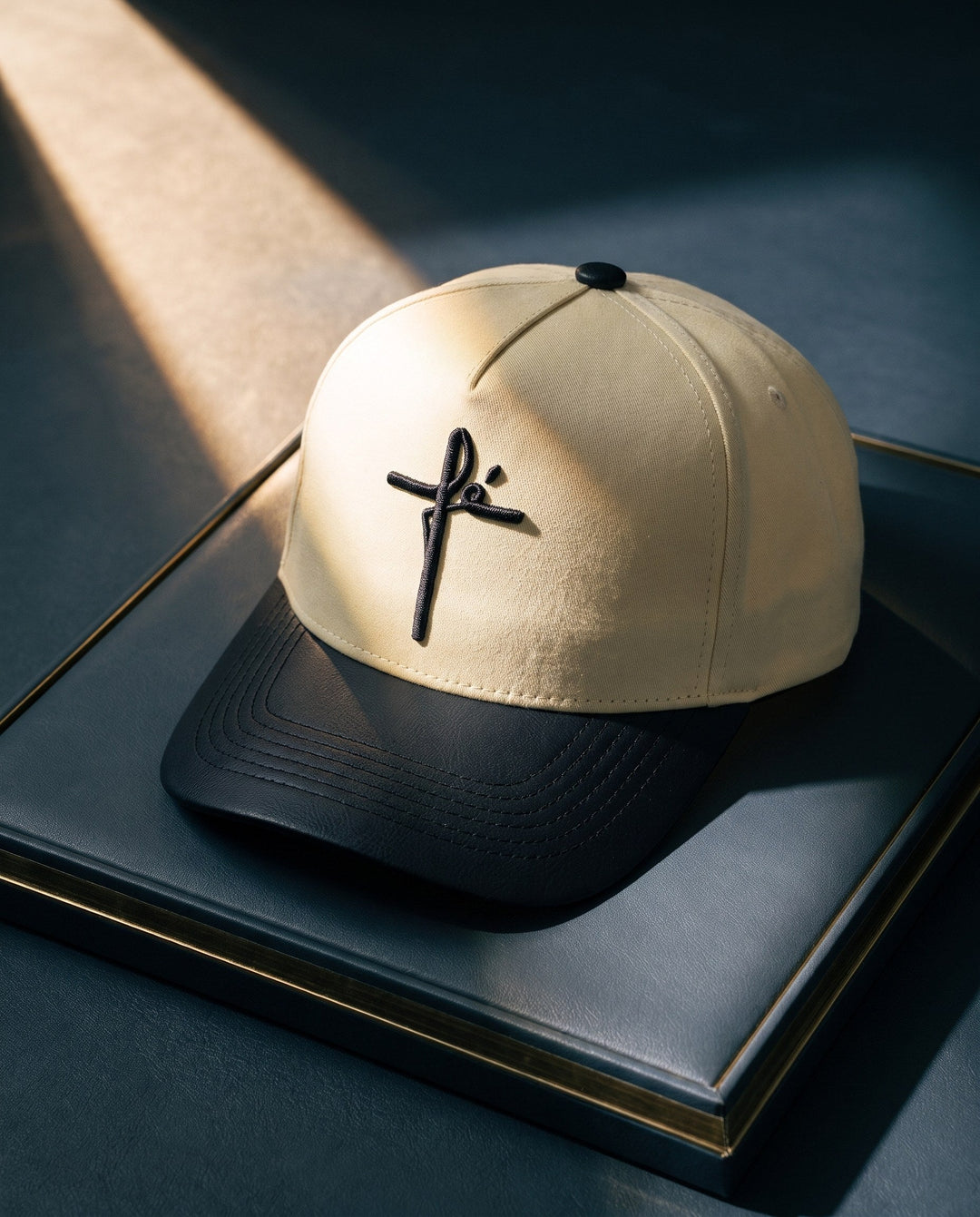 Gorra FÉ Bicolor visera negra